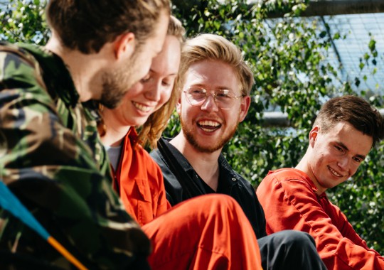 gezellig lachen met collega's